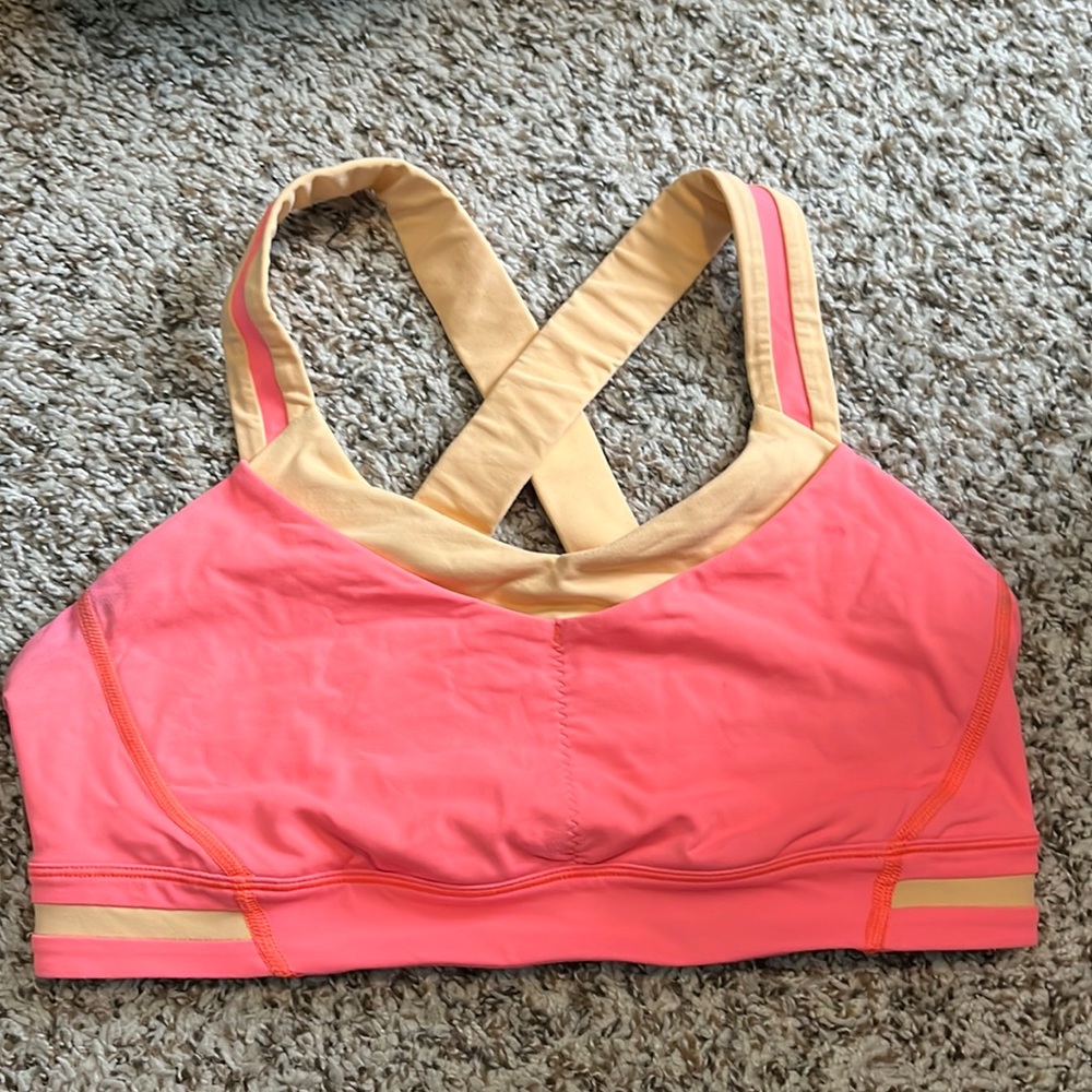 Lululemon sports bra